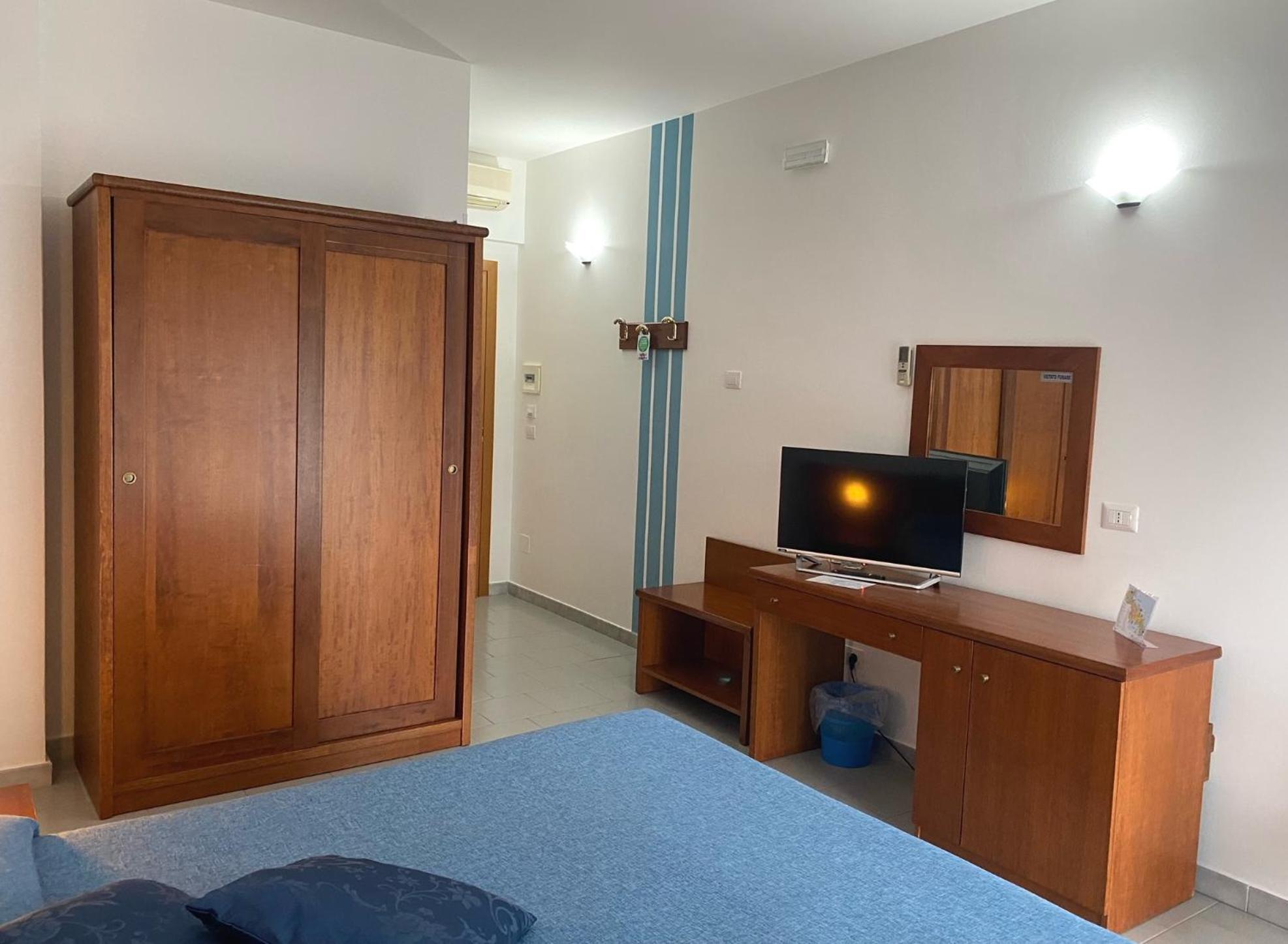 Hotel Villaggio Aurora San Pietro in Bevagna Luaran gambar