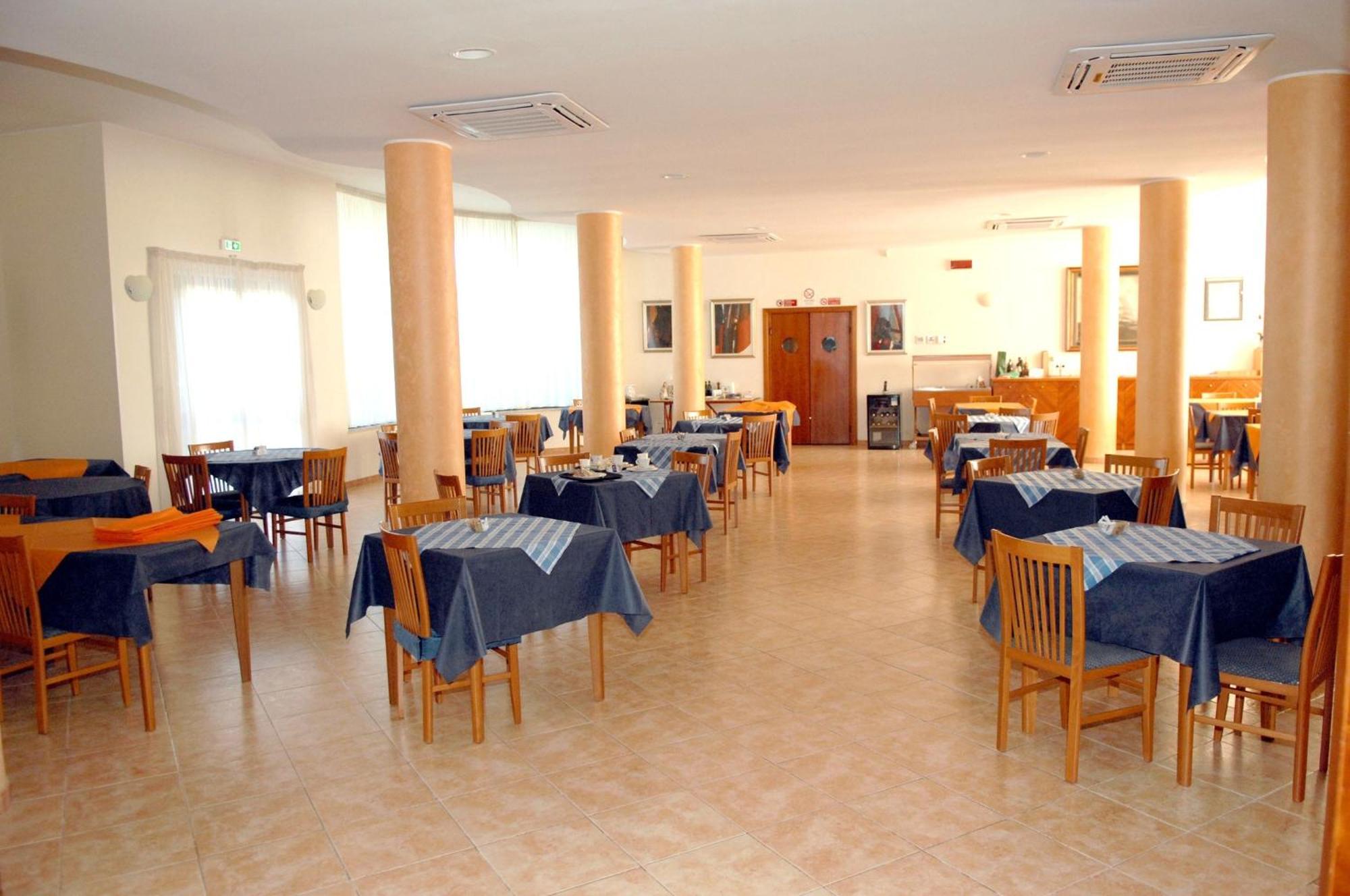 Hotel Villaggio Aurora San Pietro in Bevagna Luaran gambar